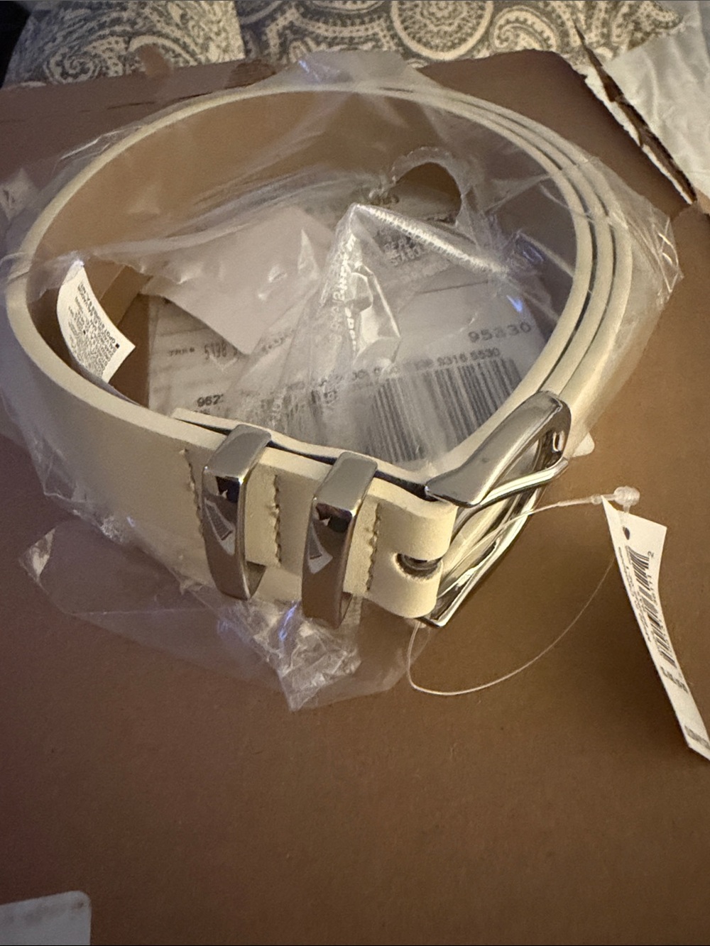 Brand new Old Navy Cream Belt with Silver Buckle size XL (16-20)